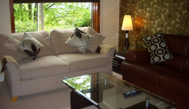 Sherbrooke 2-Bedroom Apartment n4 Star - Parking - Free WiFi - Quiet Location