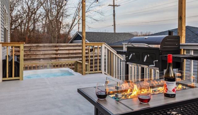 Sheridan 4-Home Combo | 4 Hot Tubs + 18BR by Beach