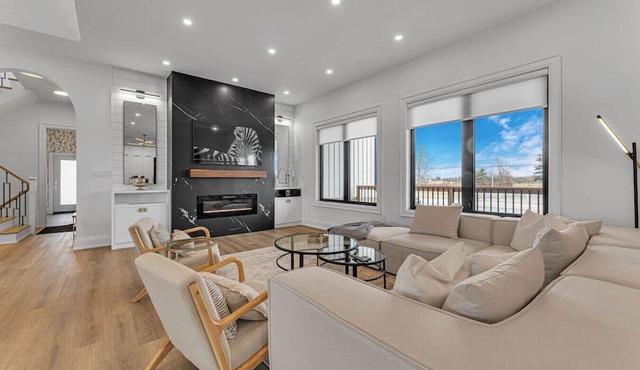 Sherkston Oasis: Hot Tub, Sauna & Luxurious Escape