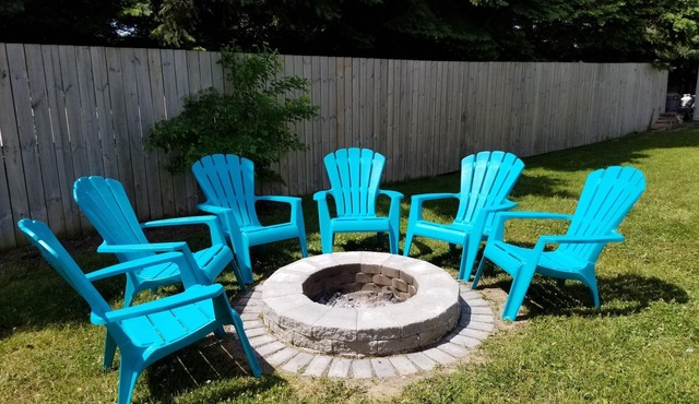 Sherkston Shores Resort, quiet street, close to Funplex. Golf Cart incl