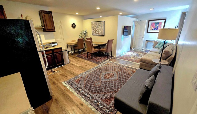 Sherman Oaks Cozy Guest House