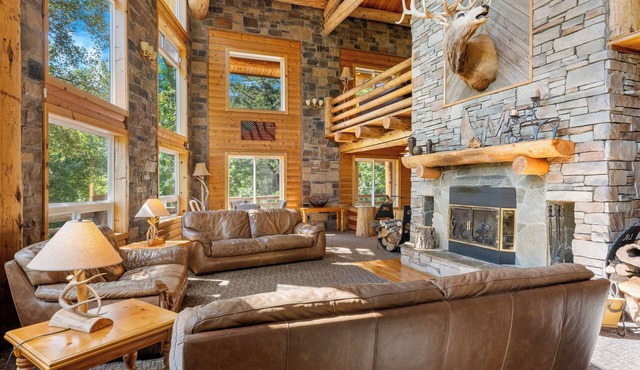 Sherman Peak Lodge – 12BR/12BA Bear Lake Retreat for Families & Groups