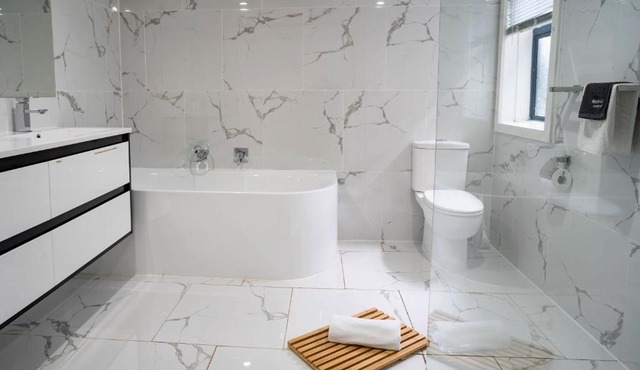 Sherrard Spacious Family Place