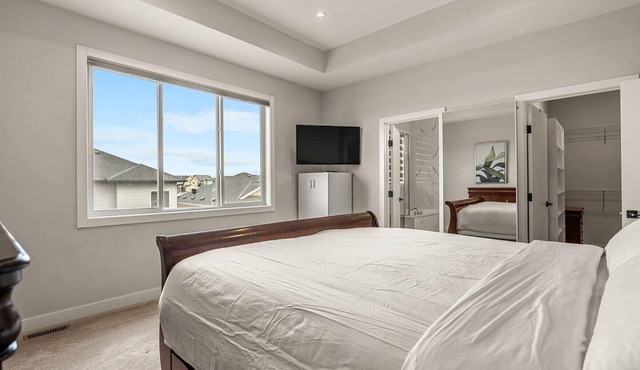 Sherview Retreat by Parks & Shopping 5BDRM Office