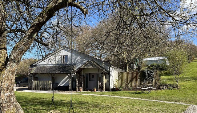 SHERWELL FARM ANNEXE, family friendly, with a garden in Drakewalls