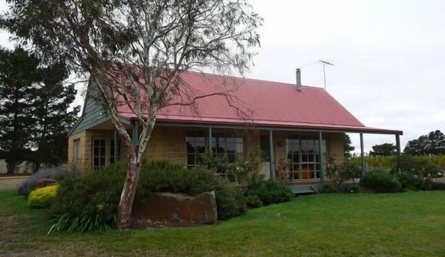 Sherwood Grange Retreat "Moonlight Cottage"