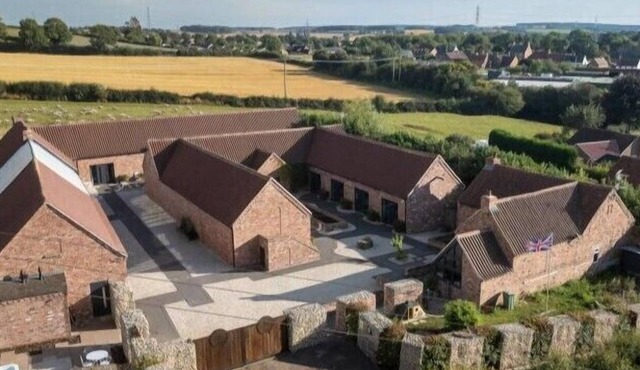 Sherwood Hideaway is a stunning, exclusive-use celebration house nestled in the heart of Sherwood Forest. Designed with unforgettable group experiences in mind.