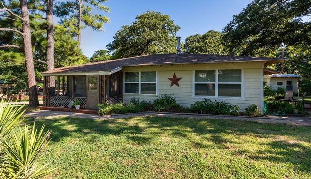 Sherwood Pines Inn -Spacious 2-bedroom at Texoma sleeps up to 8!