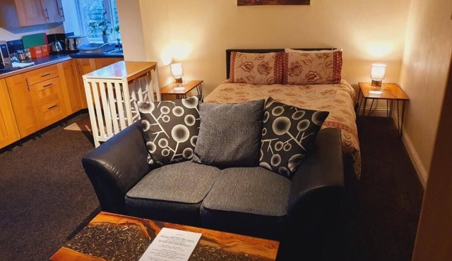 Sherwood Studio Annexe Entire Property