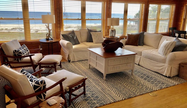 "Shifting Sands" Private Beach Front 3 Bd, 2 Bath, sleeps 8