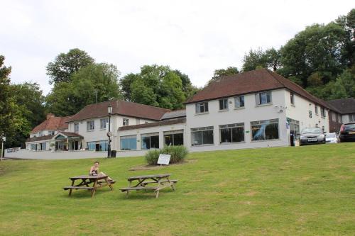 Shillingford Bridge Hotel