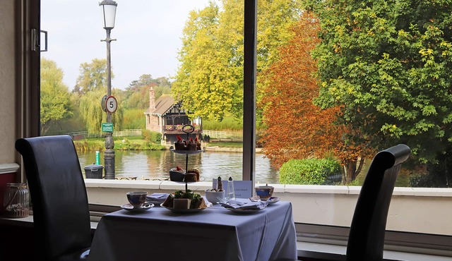 Shillingford Bridge Hotel