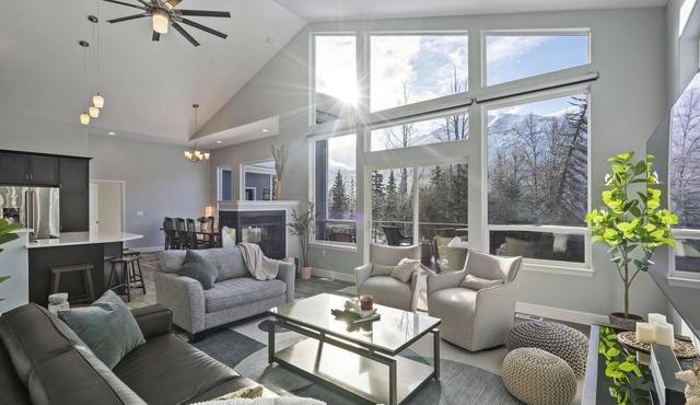 Shiloh and Harmony - A Modern Oasis on 1.3 Acres with Stunning Unobstructed Mountain Views
