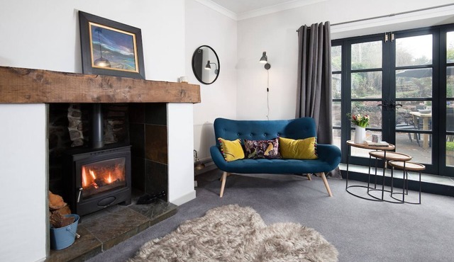 SHILOH COTTAGE - Sleeps 4+2 in the charming village of Ancrum