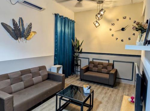 Shines GuestHouse 3Br with Outdoor Chilling