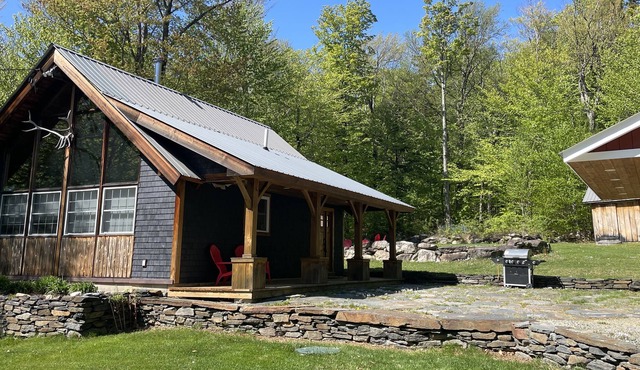 Shiny Elk Chalet | Between Mt Snow & Stratton Mt