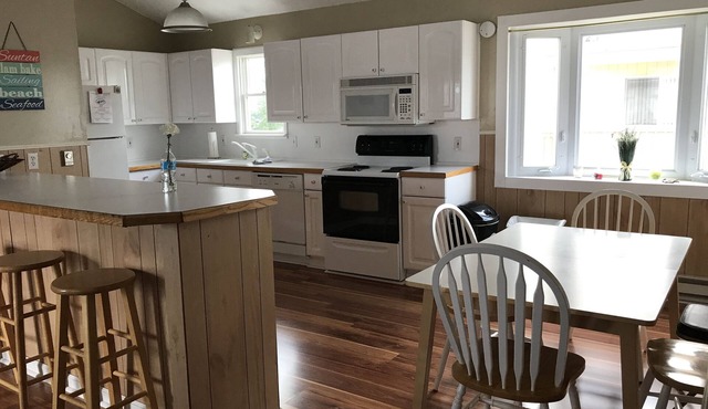 Ship Bottom LBI.Easy on and off Island.Newly Renovated Raised Ranch