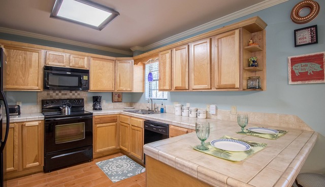 Shipp House- Monthly Rental, Quiet neighborhood, Safe, Near Beach