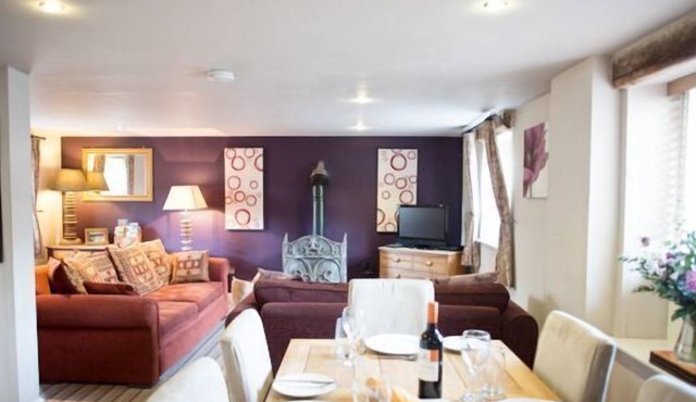 Shippon Cottage - sleeps 6 guests in 3 bedrooms