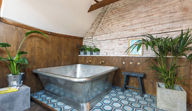 Shirehall Apartments