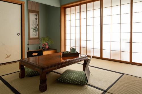 Shizuka Ryokan Japanese Country Spa & Wellness Retreat