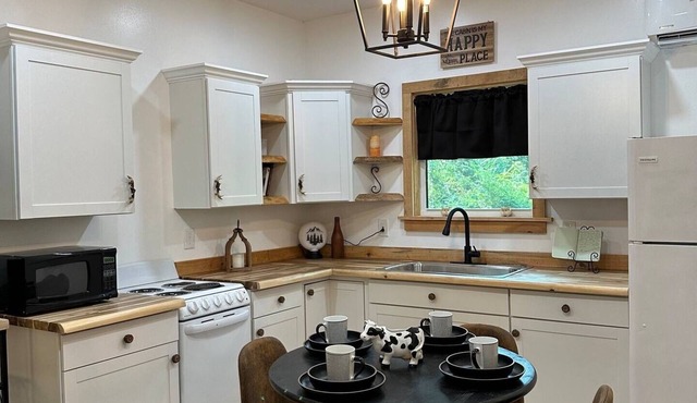 SHL- Cow-tales Cottage