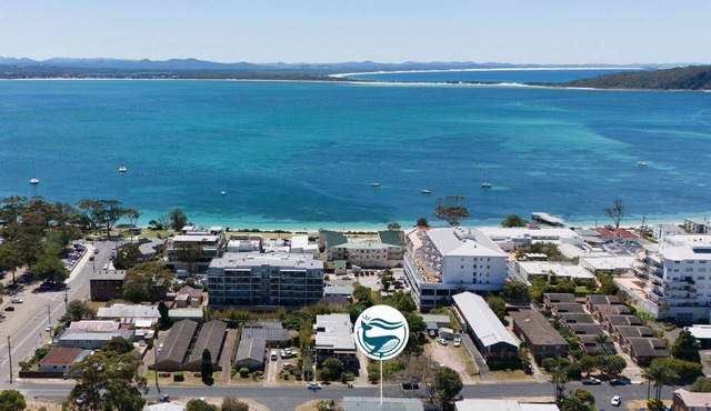 Shoal Bay Beach House - One