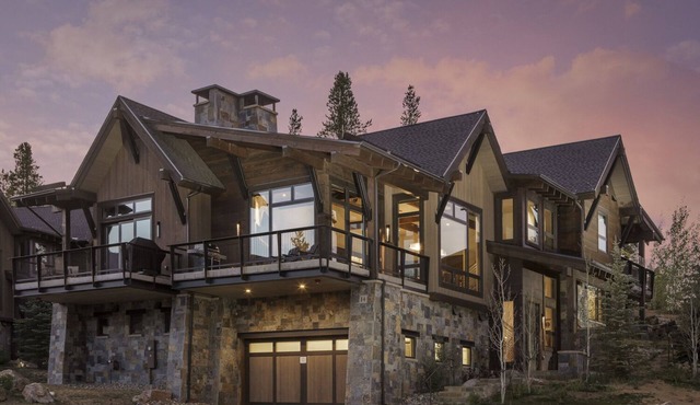 Shock Hill Overlook | Locally-Managed Lux. 1 min walk to Gondola at Shock Hill Private Hot Tub