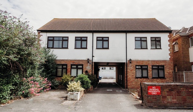 Shoebury Lodge near Sea front in Southend