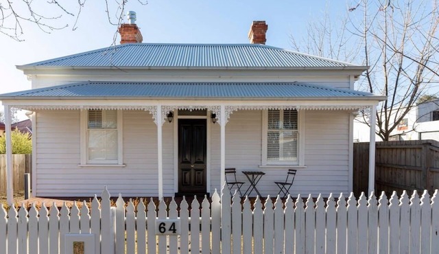 SHOEFITTER'S HOUSE - THE PERFECT FIT IN KYNETON