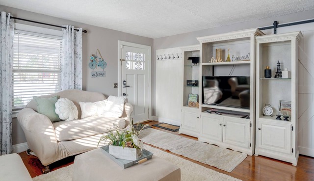 Shop, Dine & Explore: 'Cozy Cottage' in Louisville