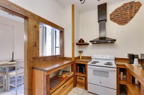 Shop, Dine & Unwind: Dtwn Marshall Studio!