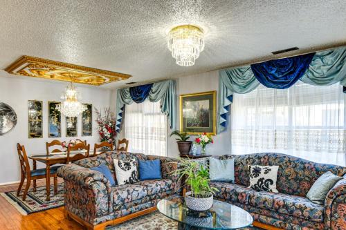 Shop, Golf and Explore Family Home in Chesapeake!