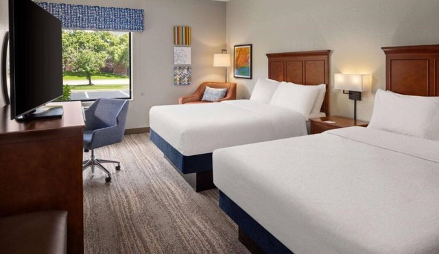 Shops, golf, and the outdoors in Maple Grove