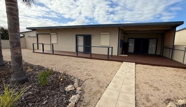 Shore Beats Work - Large entertaining area! Dog friendly!