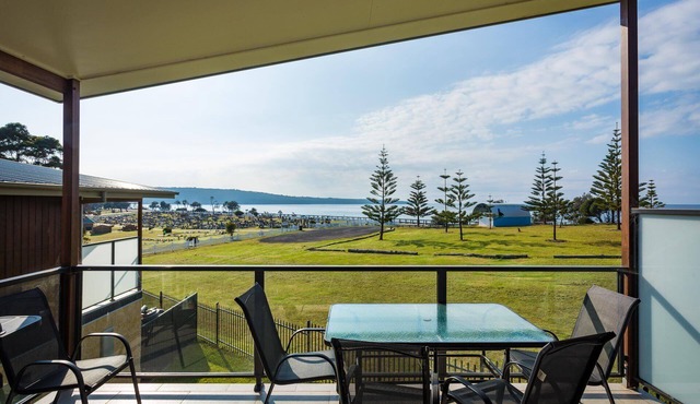 Shore break 6: Right at the beach