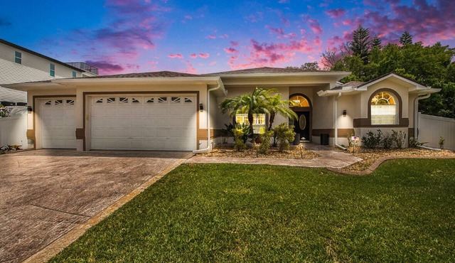 Shore Drive Sunshine fully furnished home pet friendly