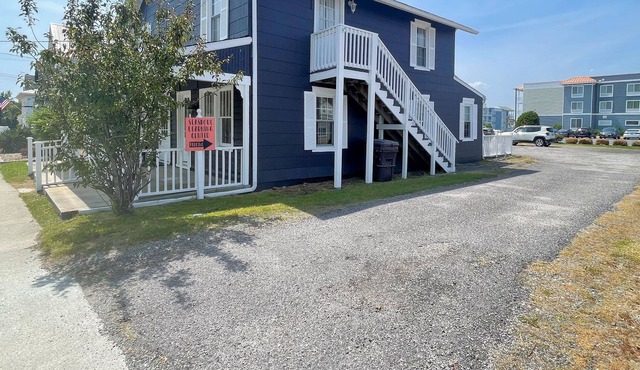 Shore Enough - Renovated 2BR upstairs apartment located in center of Town.