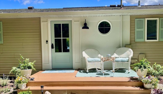 Shore Haven : Summer Paradise Awaits at Shore Haven – Lakeside Fun, Kayaking, and Sunsets