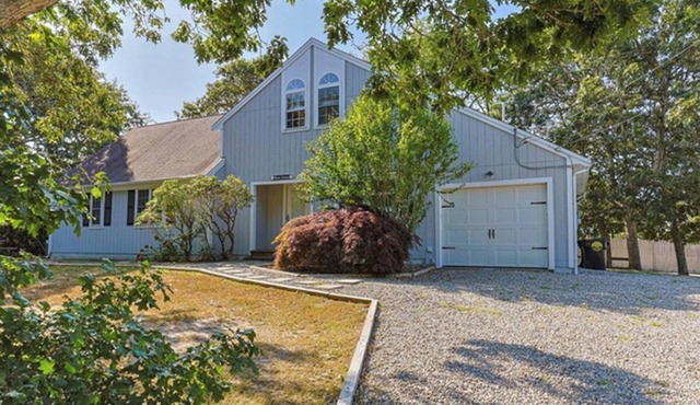 Shore House 003-DP Newly renovated in Dennis Port, 2 minute walk to the beach!