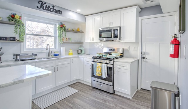 Shore house Family Vacation Home, NJnPet Friendly, 5-min walk to the theme park!