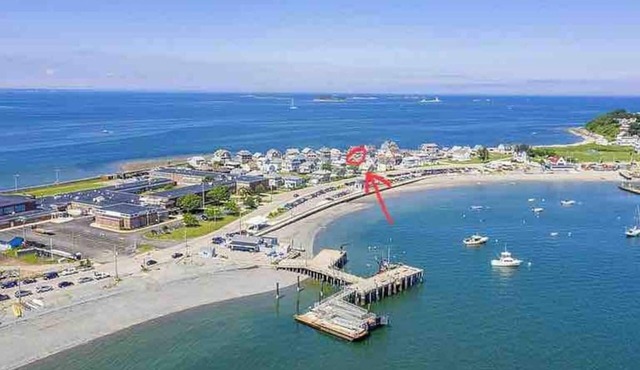 Shore House Steps to the ocean, 18 min Ferry to Boston