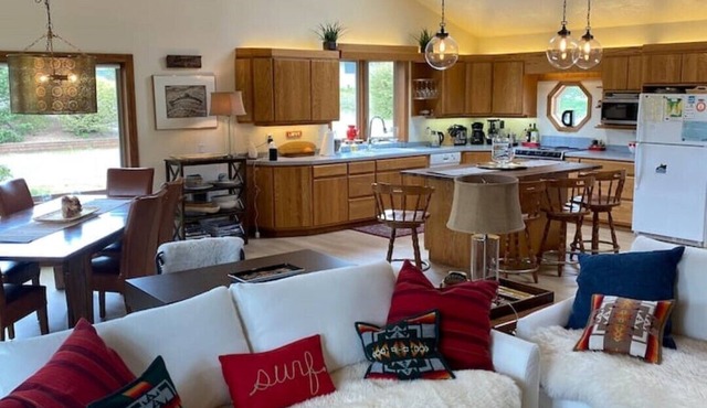 Shore Pines @ Lakeview Dr. Manzanita Oregon MCA#1160