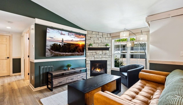 Shore Suite | Downtown Fish Creek ~ Dog-friendly