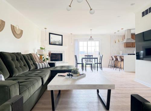 Shoreham Luxe Vibrant 4BR 2,5BA with Waterfront