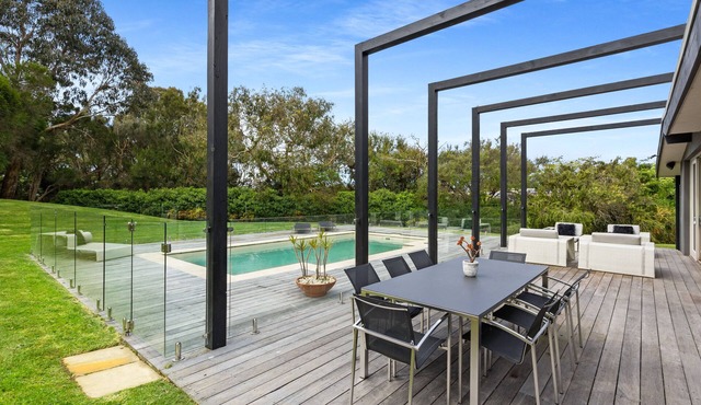 Shoreham Ultimate Luxury Beach Escape – Pool, privacy & Wineries