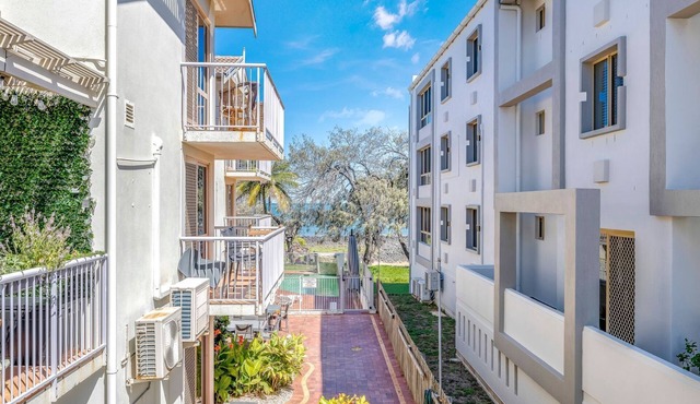 Shoreline Apartments - Unit 4a