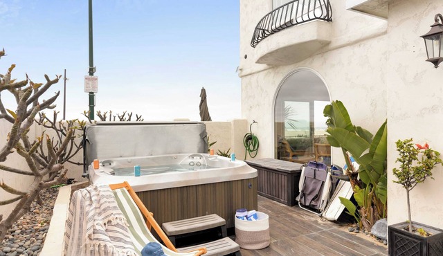 Shoreline by Avantstay Spectacular Beachfront Home w/Fire Pit, Spa & Pool Table