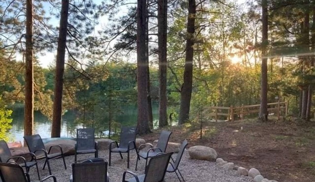 Shoreline Cottage at Lazy Days on the Manitowish Chain