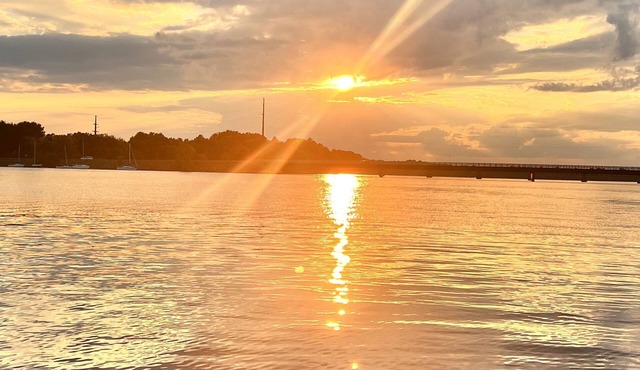 Shoreline Cottage on Lake Wissota is excited to host you and your guests.
